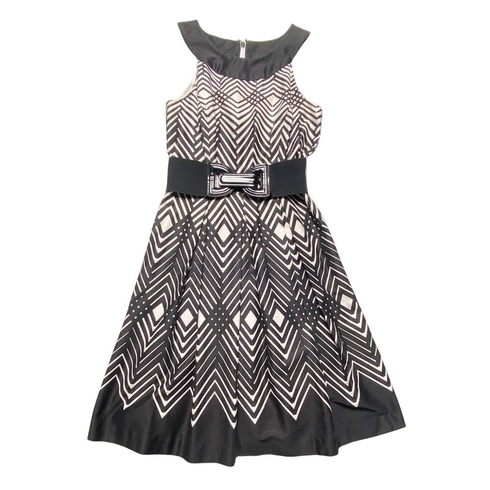 Women WHBM Fit and Flare Dress Size 2 Black White Geometric - Picture 5 of 13